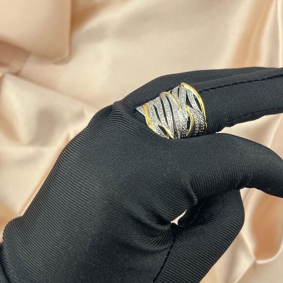 Elegant Diamond & Gold Accented Cocktail Ring - Picture 3 of 6